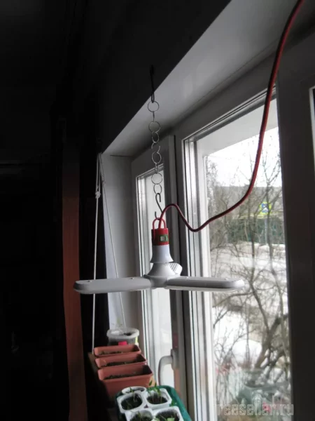Очень простой регулируемый по высоте подвес для фитолампы